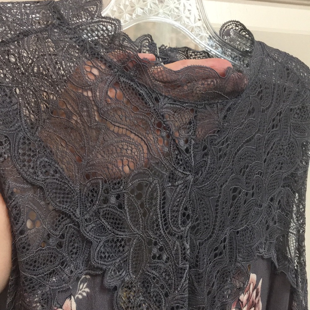 Floral Lace Trim Women Top - Picture 4 of 7